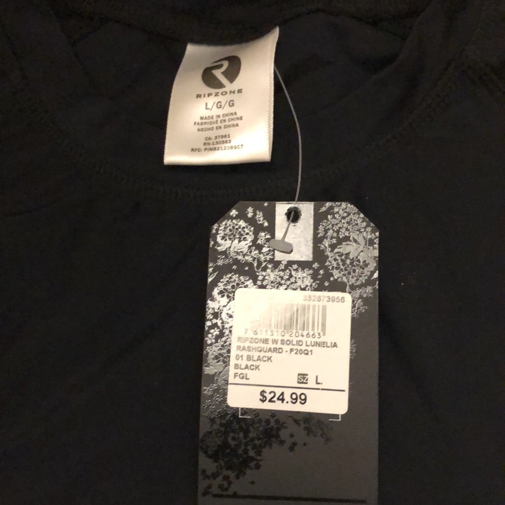 Women’s size LG Ripzone Rash Guard/ Swim Shirt - Picture 3 of 4